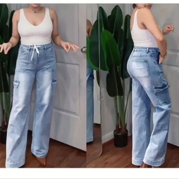 🔥NEW! Women's Straight Leg Cargo Jeans Sz 12/XL - Picture 3 of 3